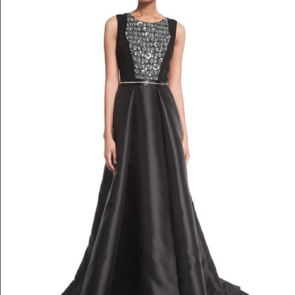 NEW WITH TAGS NEVER WORN Carmen Marc Valvo beaded bodice gown size 8